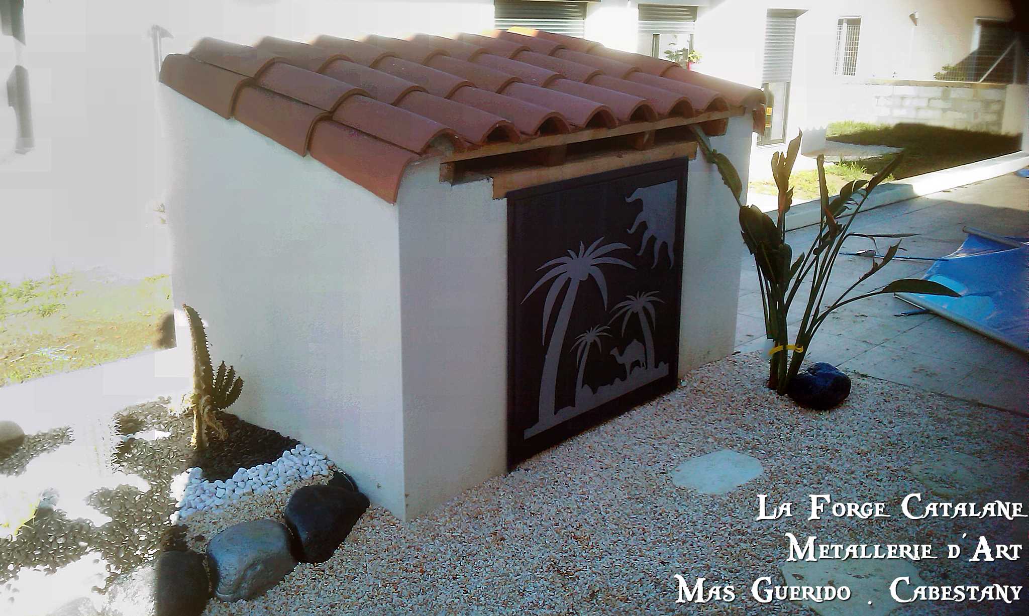 Porte cabanon avec decoupe laser palmiers forge catalane 2.jpg